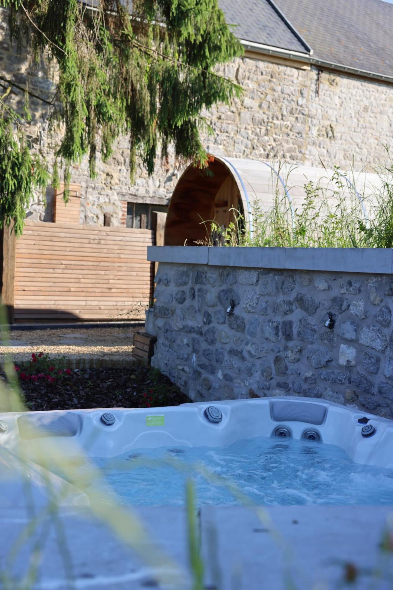 La Ferme De Basseilles Guest House Mozet Luaran gambar